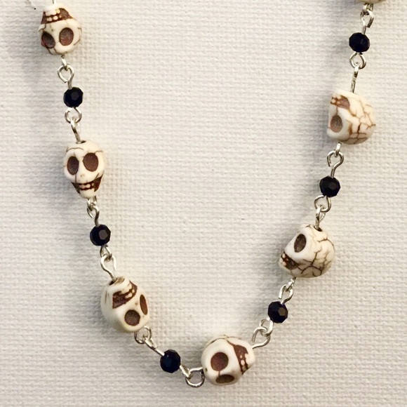 Meet your Posher, Danielle - Picture 2 of 8